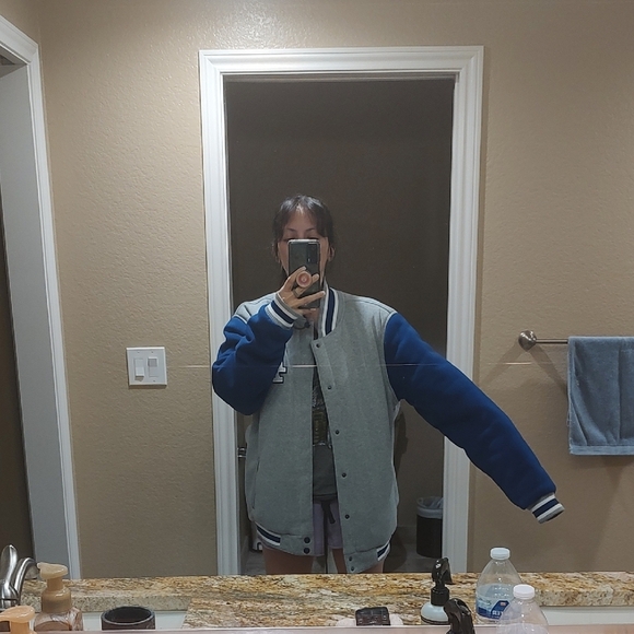 Men's Gray and Blue LA Los Angeles DODGERS Reversible Varsity Jacket - Picture 7 of 8